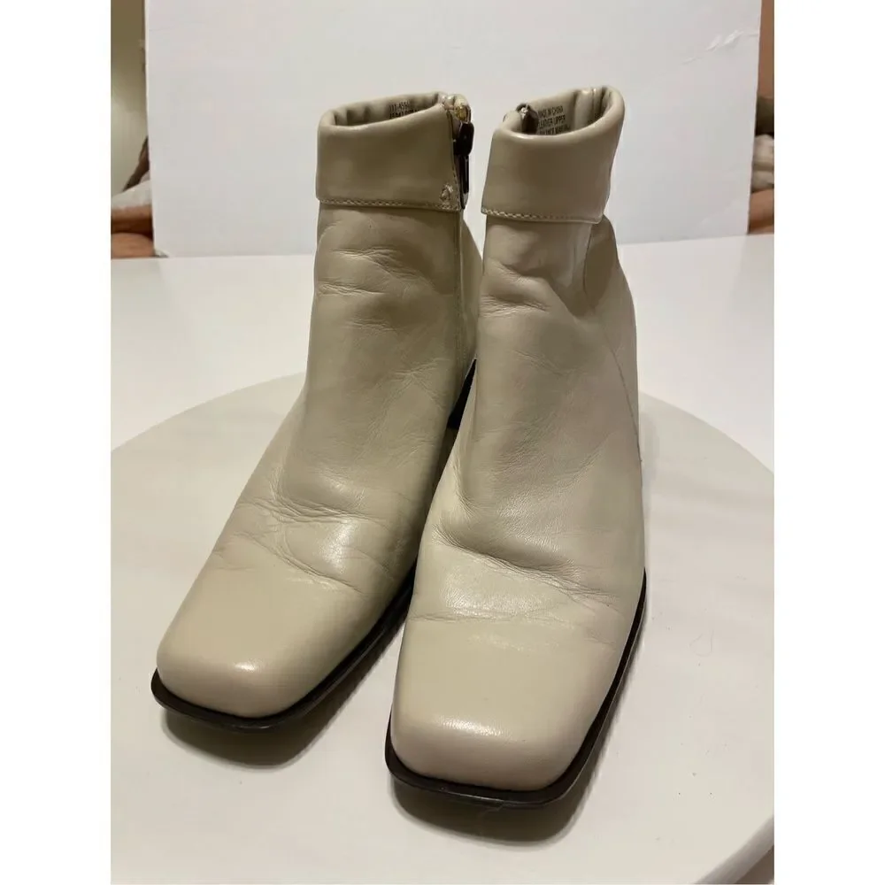 White Mountain Paramount Square Toe Zip Up Ankle Boots. Off White 8
